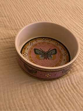 The Bistro Butterfly Tile Small
Stoneware Pet Bowl:
Garden Edition
Up Country